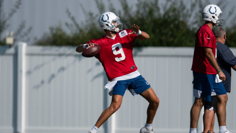 Eason throwing passes at a Colts practice in 2020.