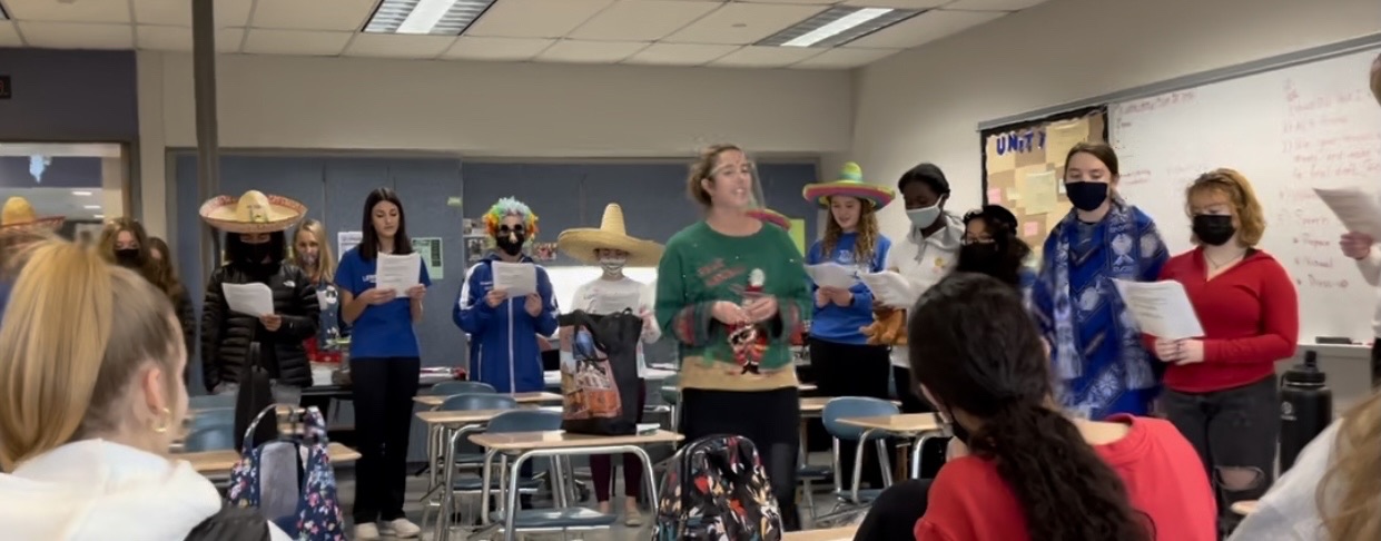 Señora Markley and her students singing Noche de Paz.