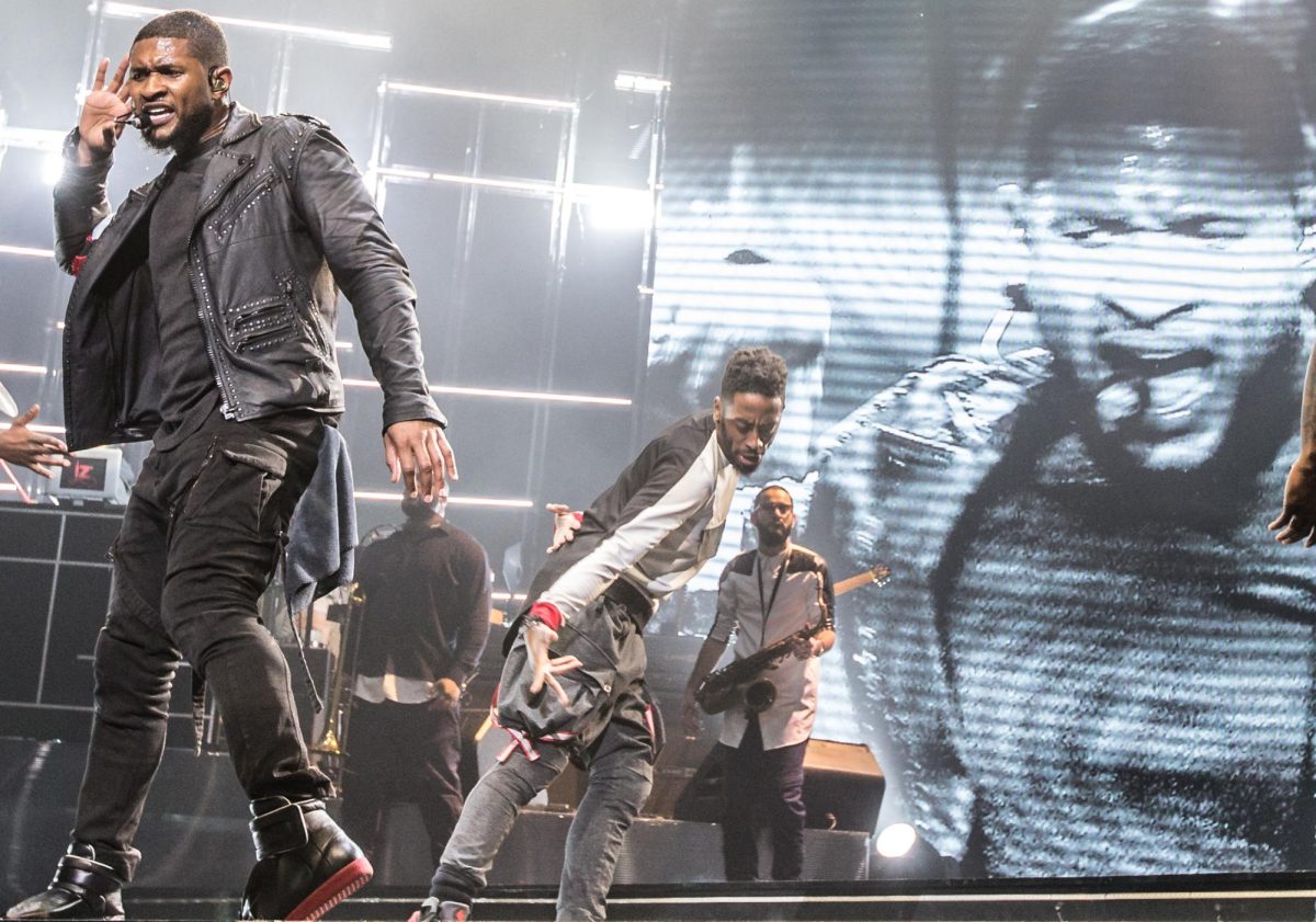 Usher+performs+at+SAP+Arena%2C+impressing+his+fans+simply+by+doing+what+he+loves.