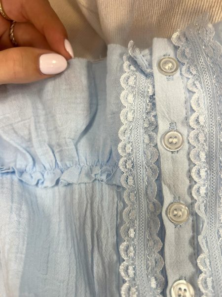 “Cottagecore” fashion romanticizes lifestyle